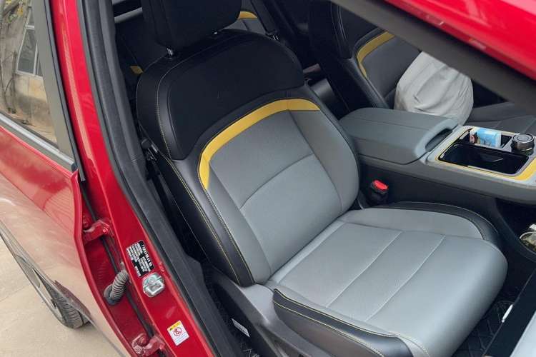 Used AION Y 2021 70 Enjoyment Tech Edition Right Front Seat