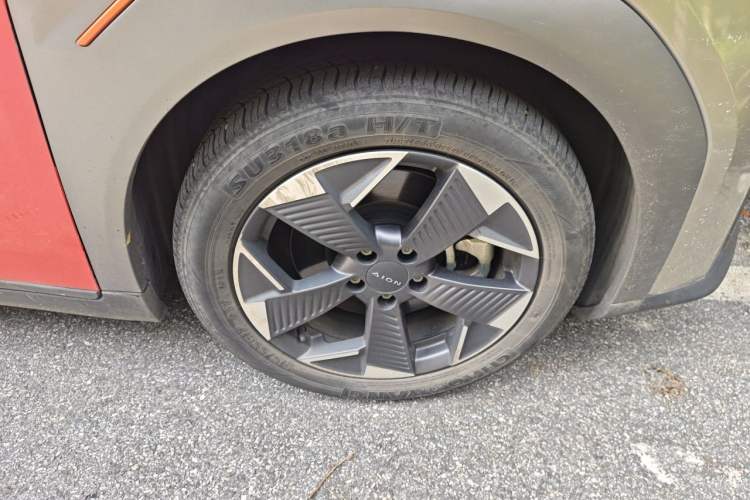 Used AION Y 2021 70 Intelligent Dynamic Edition Right Front Wheel Hub