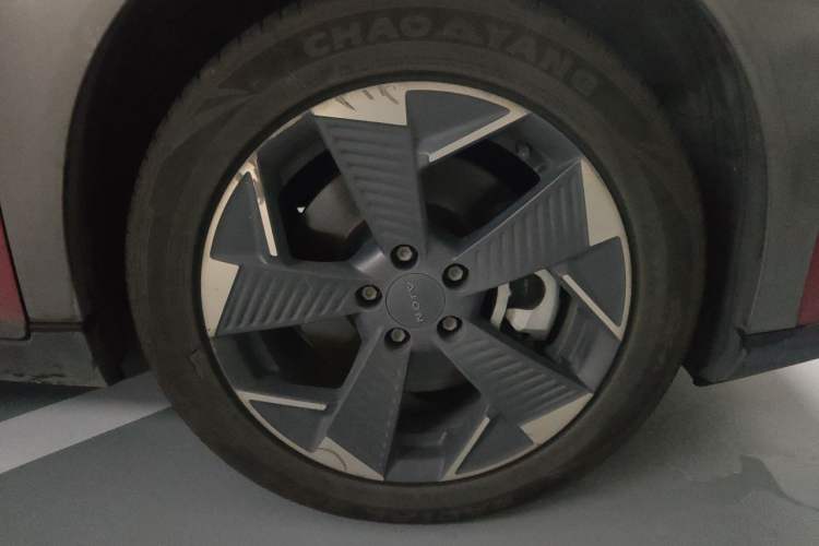 Used AION Y 2021 70 Intelligent Dynamic Edition Right Front Wheel Hub