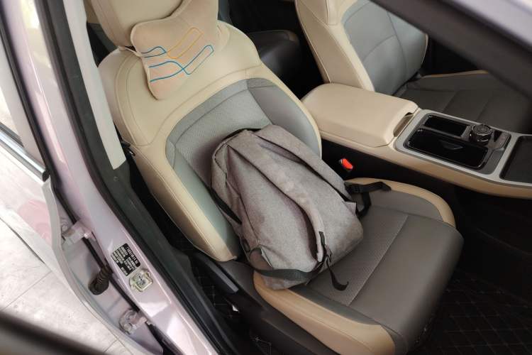 Used AION Y 2021 70 Intelligent Dynamic Edition Right Front Seat
