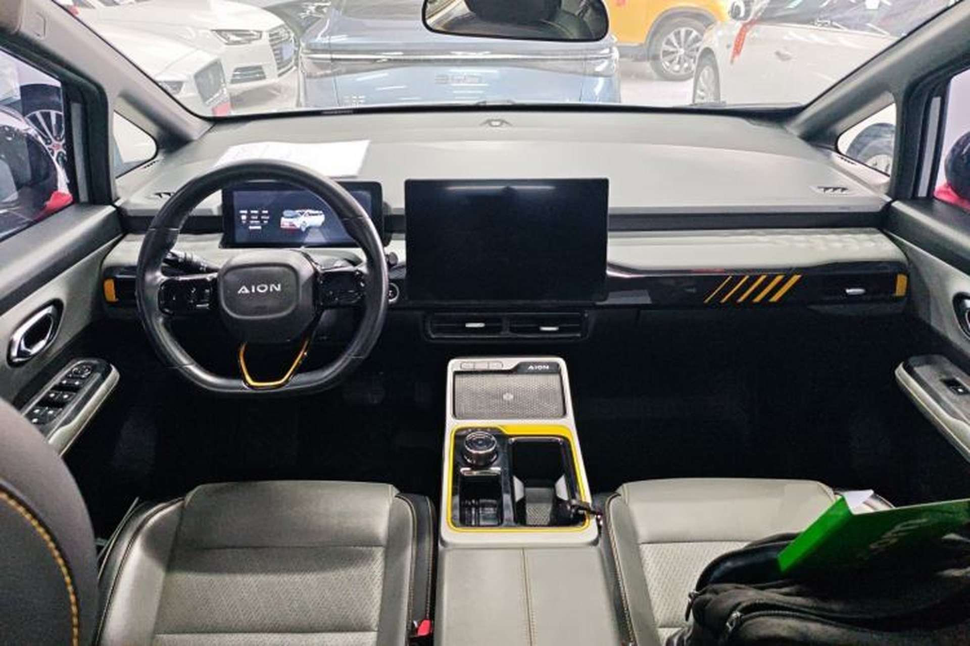 Used AION Y 2021 70 Intelligent Dynamic Edition Center Console