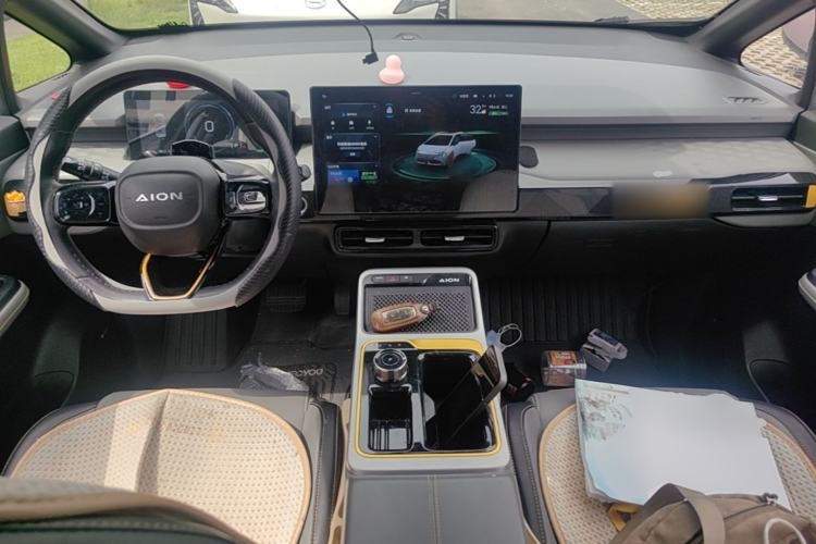Used AION Y 2021 70 Intelligent Dynamic Edition Center Console
