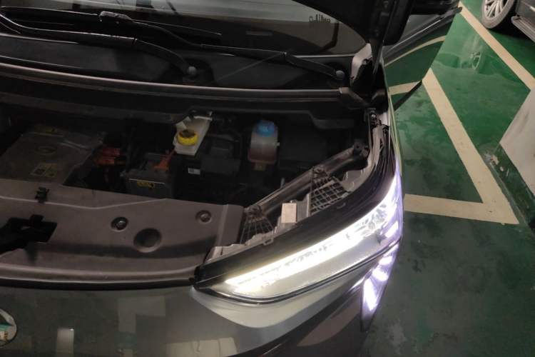 Used AION Y 2021 70 Intelligent Edition Engine Bay Left