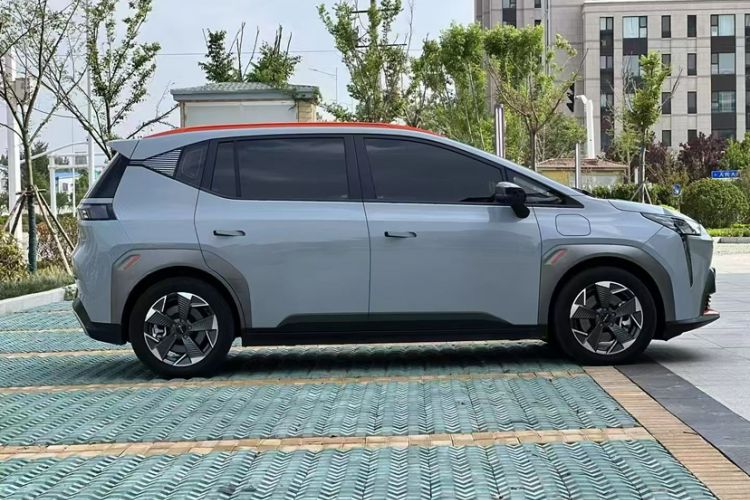 Used AION Y 2021 70 Intelligent Edition Exterior 4