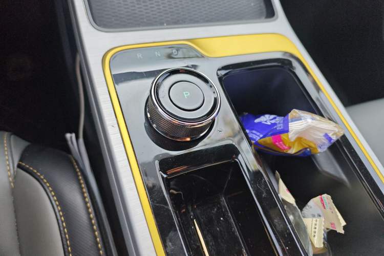 Used AION Y 2021 70 Intelligent Dynamic Edition Gear Lever