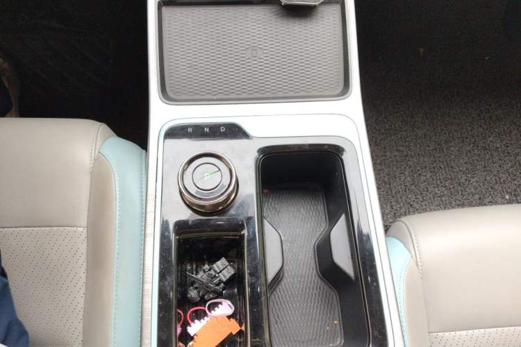 Used AION Y 2021 70 Intelligent Edition Gear Lever