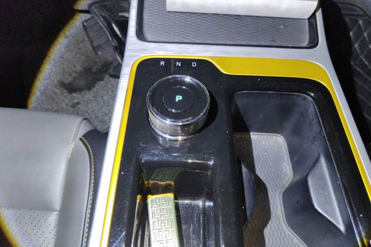 Used AION Y 2021 70 Intelligent Edition Gear Lever