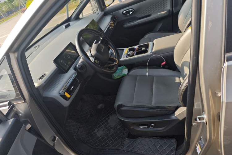 Used AION Y 2021 70 Intelligent Dynamic Edition Left Front Seat