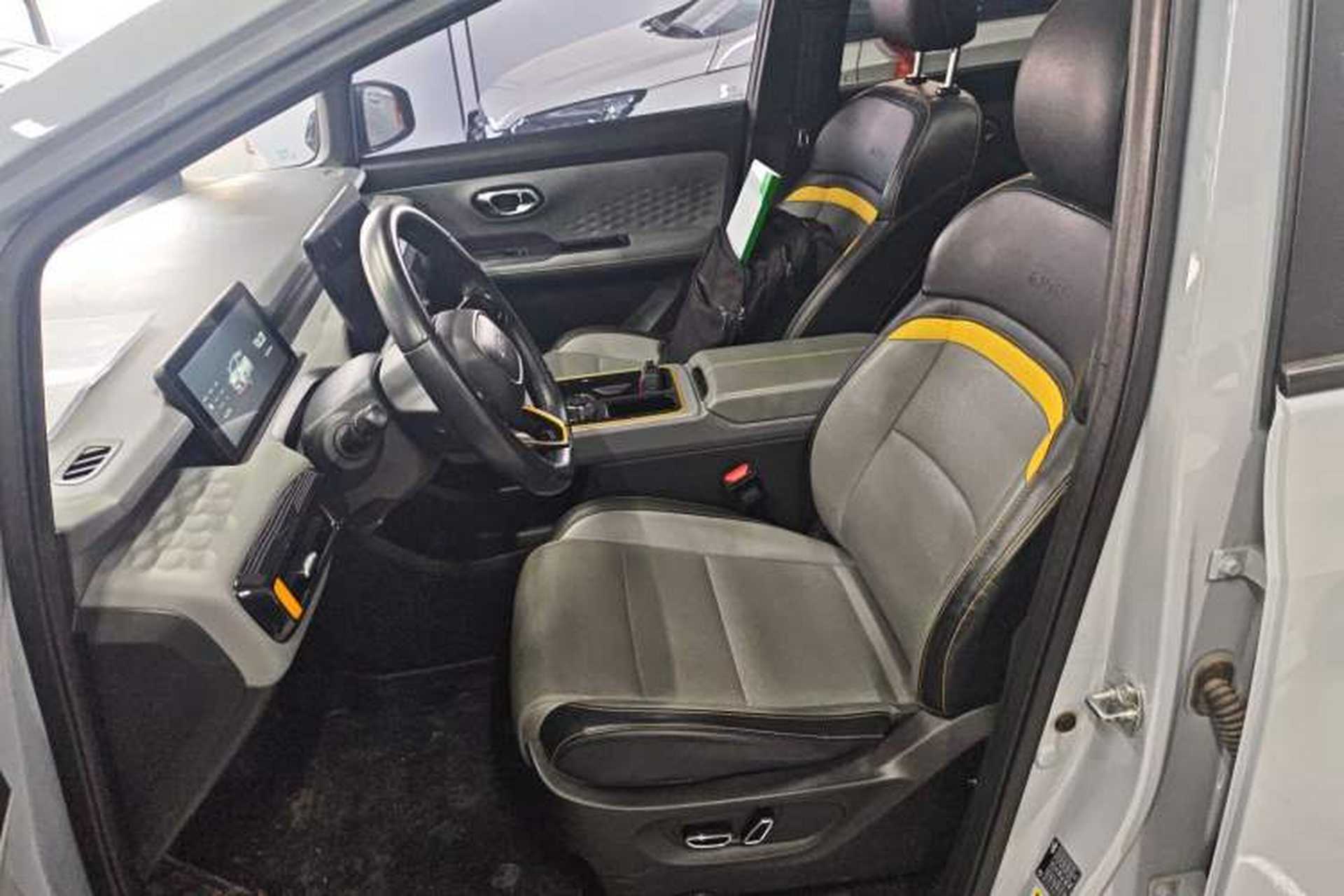 Used AION Y 2021 70 Intelligent Dynamic Edition Left Front Seat