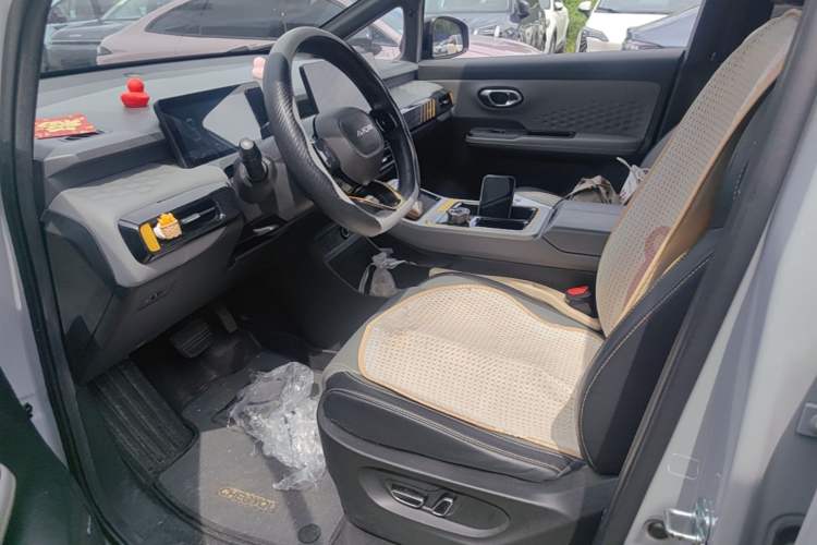 Used AION Y 2021 70 Intelligent Dynamic Edition Left Front Seat