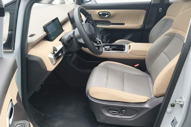 Used AION Y 2021 70 Intelligent Edition Left Front Seat