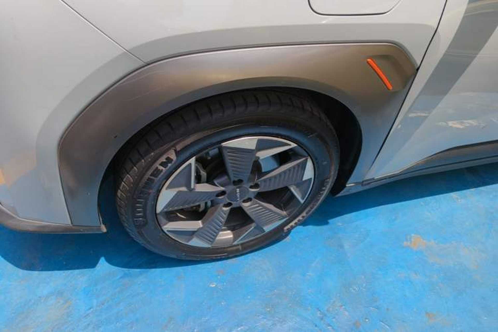 Used AION Y 2021 70 Intelligent Edition Left Front Wheel Hub