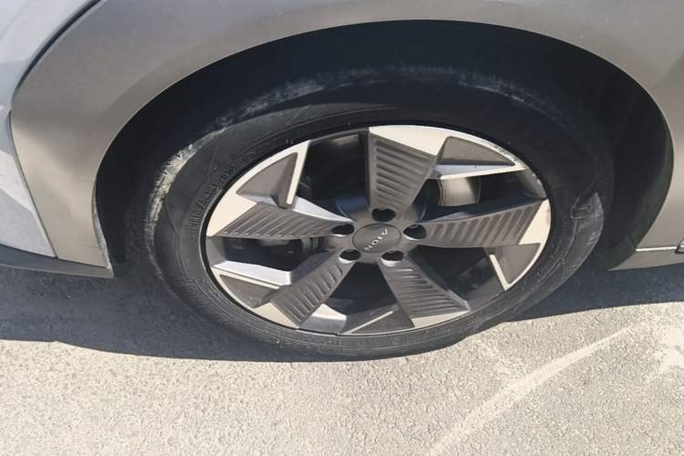 Used AION Y 2021 70 Intelligent Dynamic Edition Left Front Wheel Hub