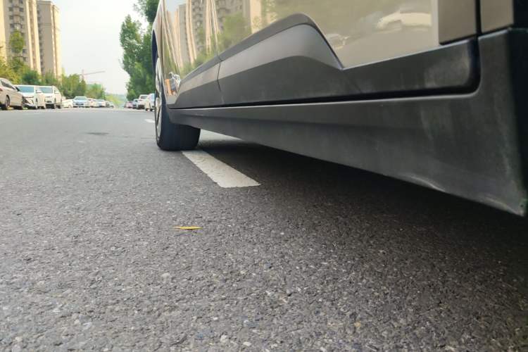 Used AION Y 2021 60 Enjoy Edition Left Side Sill