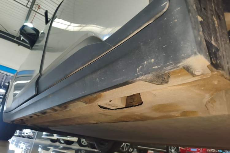 Used AION Y 2021 70 Intelligent Edition Left Side Sill