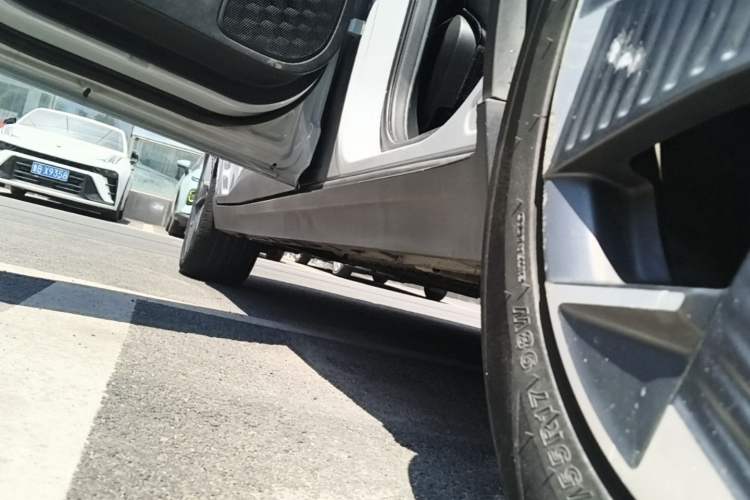 Used AION Y 2021 70 Intelligent Dynamic Edition Left Side Sill