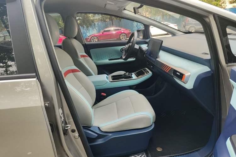 Used AION Y 2021 60 Enjoy Edition Right Front Seat
