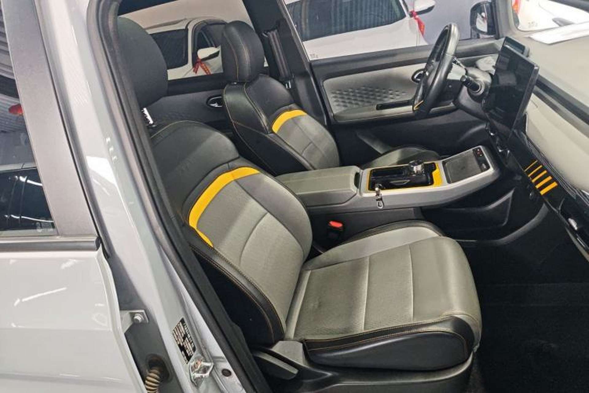 Used AION Y 2021 70 Intelligent Dynamic Edition Right Front Seat