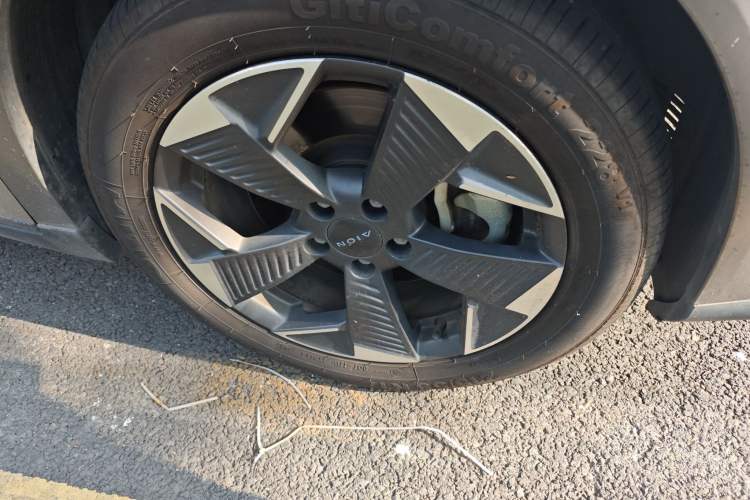 Used AION Y 2021 70 Intelligent Dynamic Edition Right Front Wheel Hub