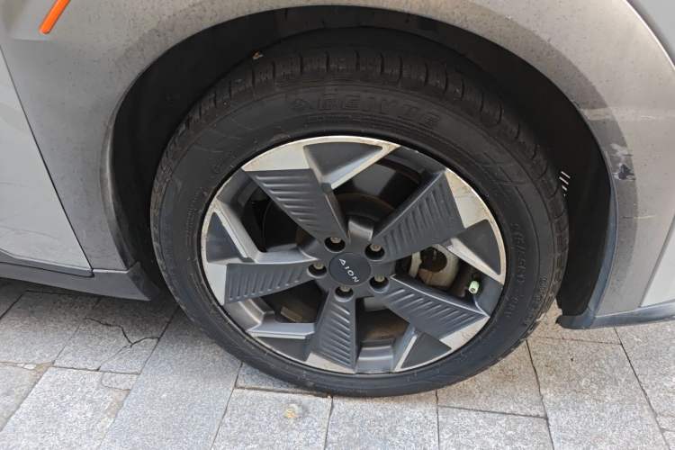 Used AION Y 2021 70 Intelligent Dynamic Edition Right Front Wheel Hub