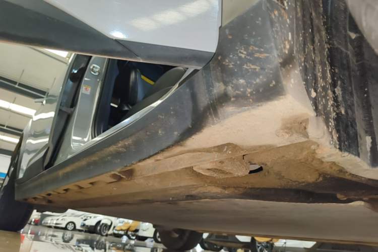 Used AION Y 2021 70 Intelligent Edition Right Side Sill