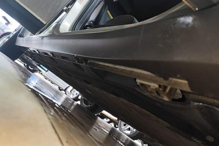 Used AION Y 2021 70 Tech Vitality Edition Right Side Sill