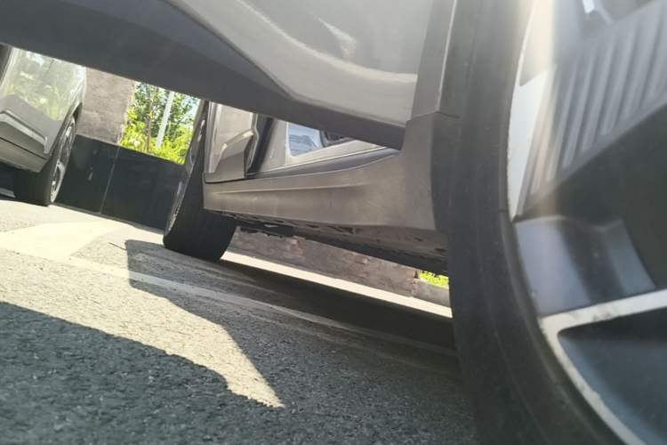 Used AION Y 2021 70 Intelligent Dynamic Edition Right Side Sill