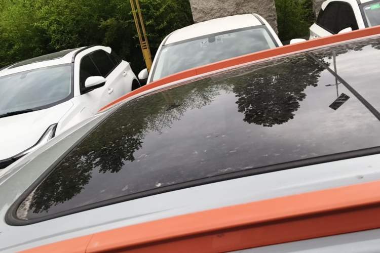Used AION Y 2021 70 Intelligent Edition Roof