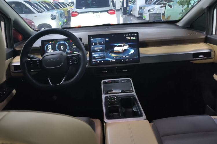Used AION Y 2021 70 Intelligent Dynamic Edition Center Console