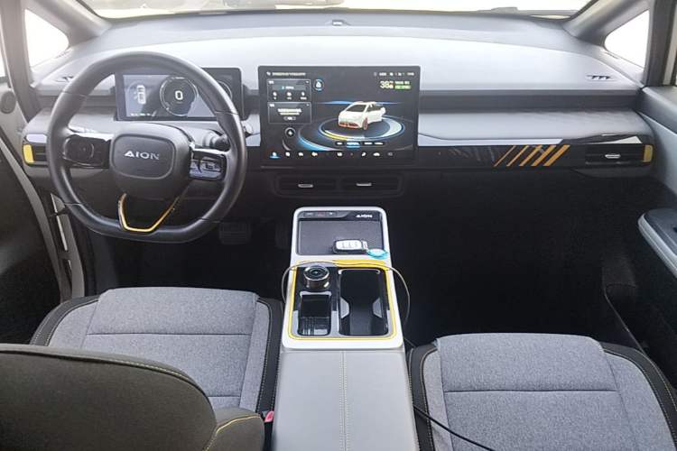 Used AION Y 2021 70 Enjoy Vitality Edition Center Console