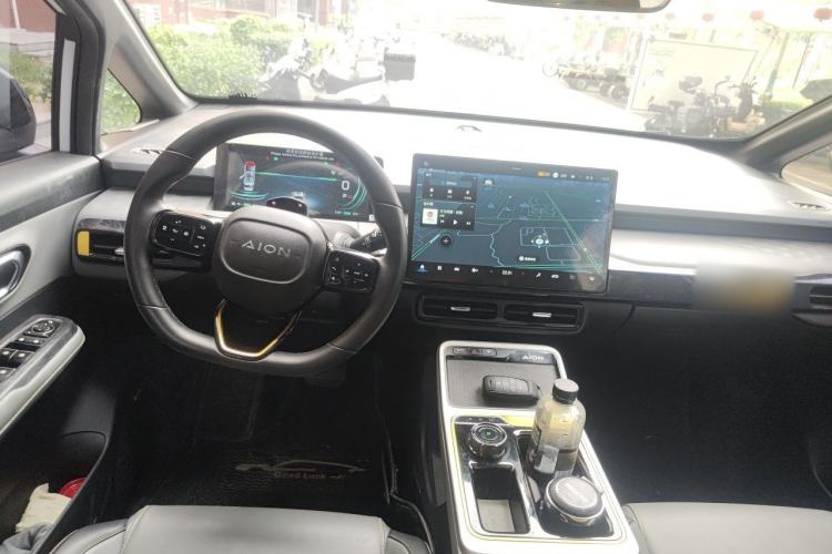 Used AION Y 2021 70 Tech Vitality Edition Center Console