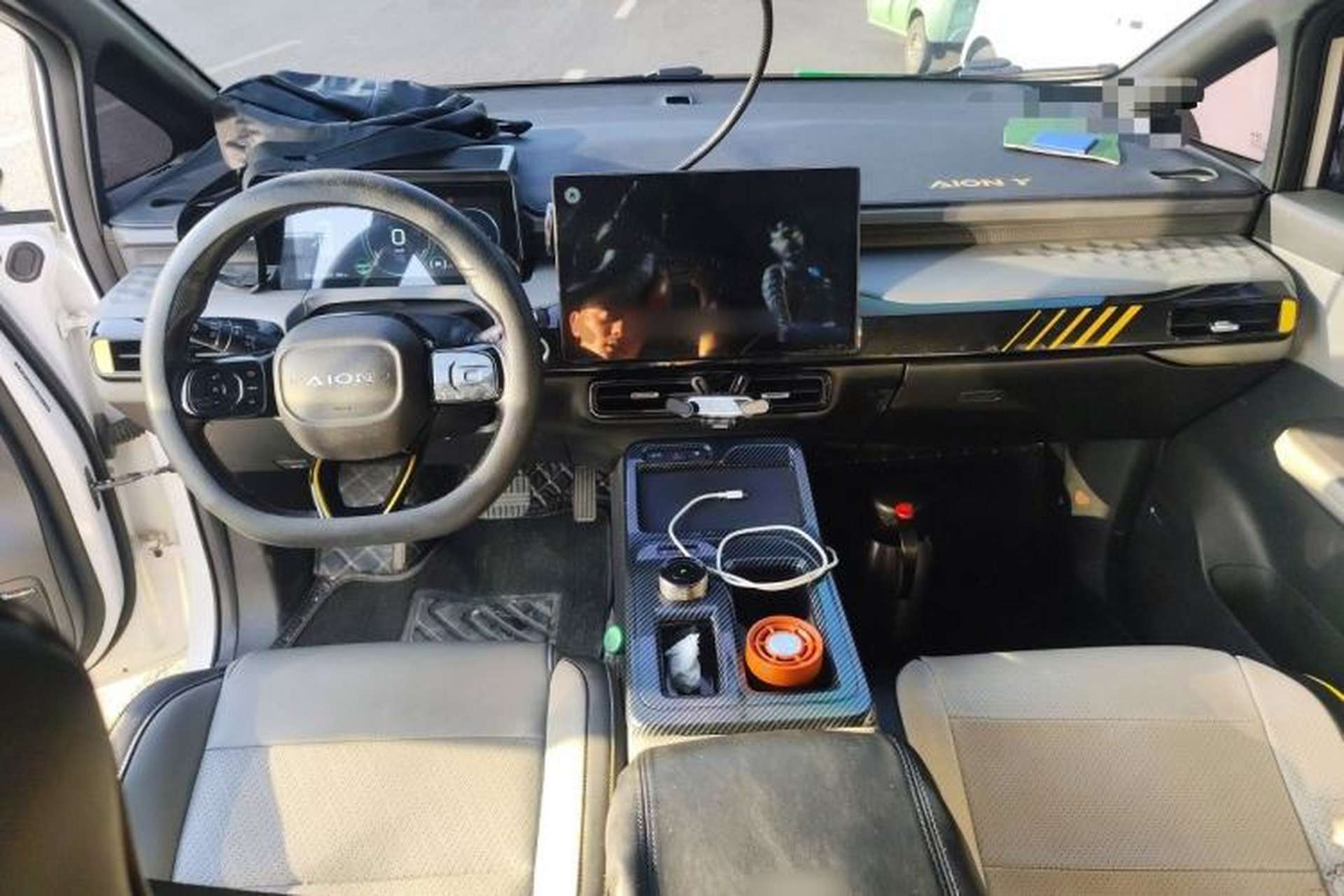 Used AION Y 2021 70 Intelligent Edition Center Console