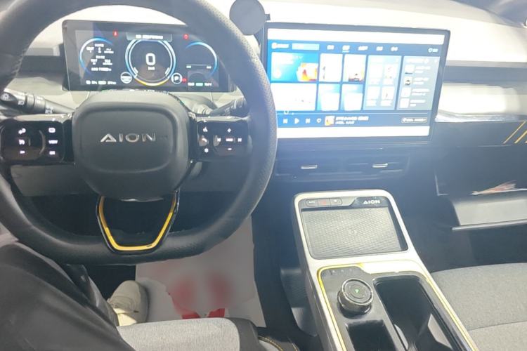 Used AION Y 2021 70 Enjoy Edition Center Console
