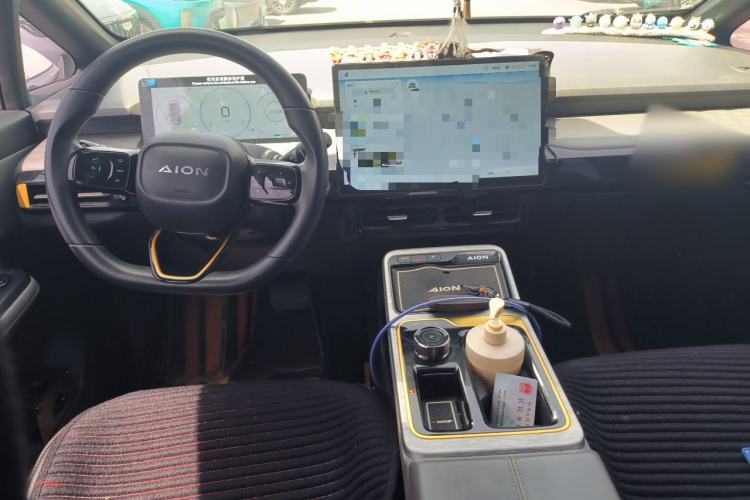 Used AION Y 2021 70 Intelligent Edition Center Console