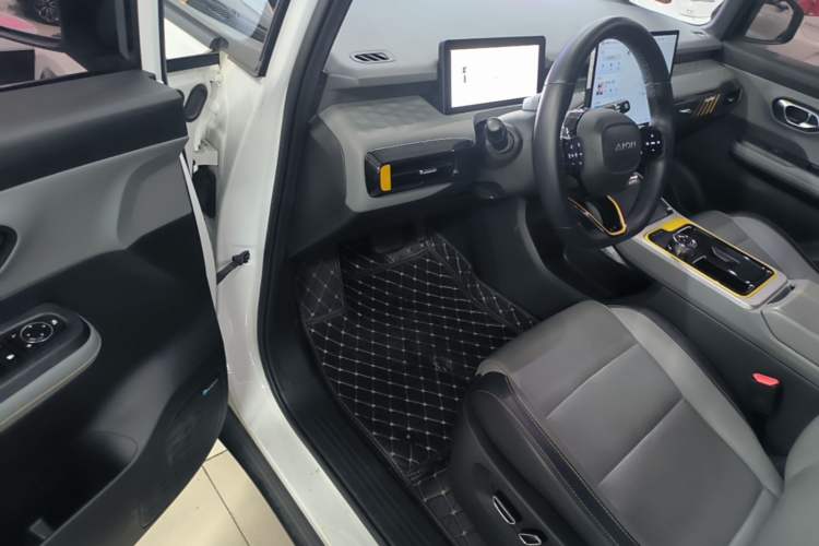 Used AION Y 2021 70 Tech Vitality Edition Driver Seat
