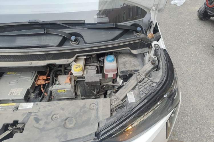 Used AION Y 2021 70 Tech Vitality Edition Engine Bay Left