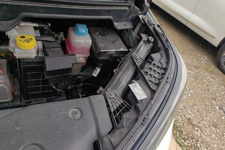 Used AION Y 2021 70 Tech Vitality Edition Engine Bay Left