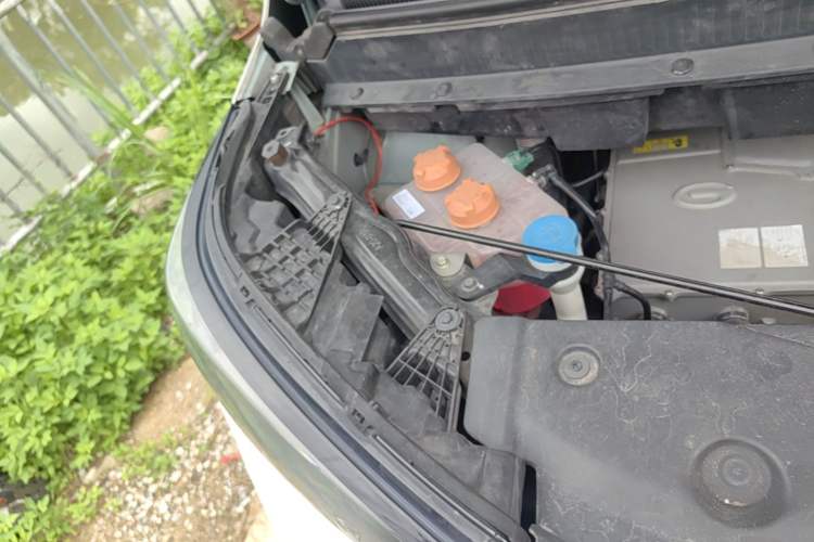 Used AION Y 2021 70 Tech Vitality Edition Engine Bay Right