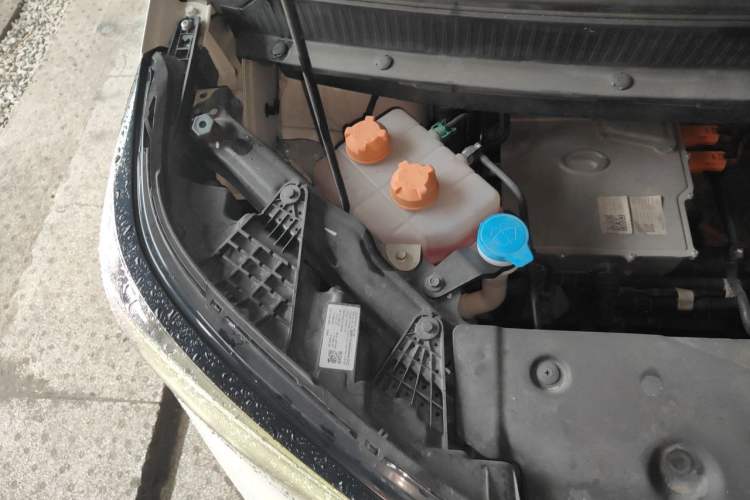 Used AION Y 2021 80 Ultra-Long Range Edition Engine Bay Right