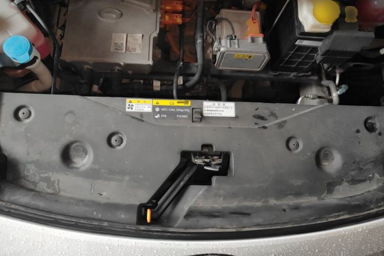 Used AION Y 2021 80 Ultra-Long Range Edition Engine Bay