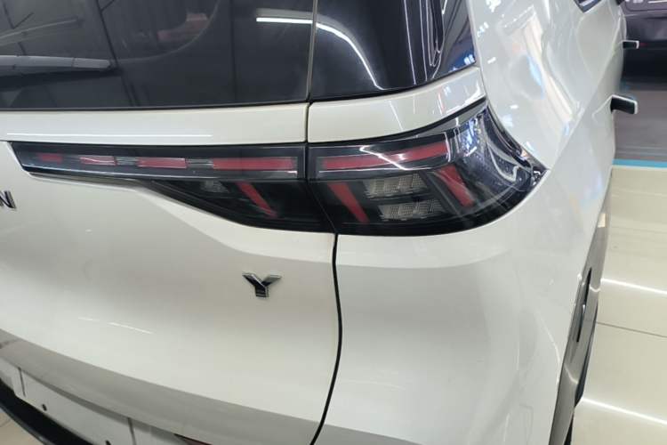 Used AION Y 2021 70 Tech Vitality Edition Exterior 3