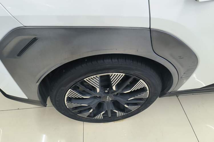 Used AION Y 2021 70 Tech Vitality Edition Exterior 5