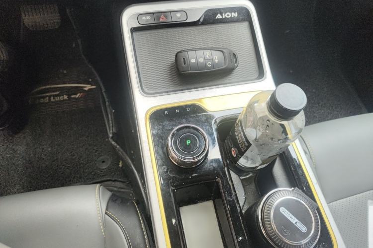 Used AION Y 2021 70 Tech Vitality Edition Gear Lever