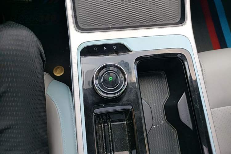 Used AION Y 2021 70 Intelligent Dynamic Edition Gear Lever