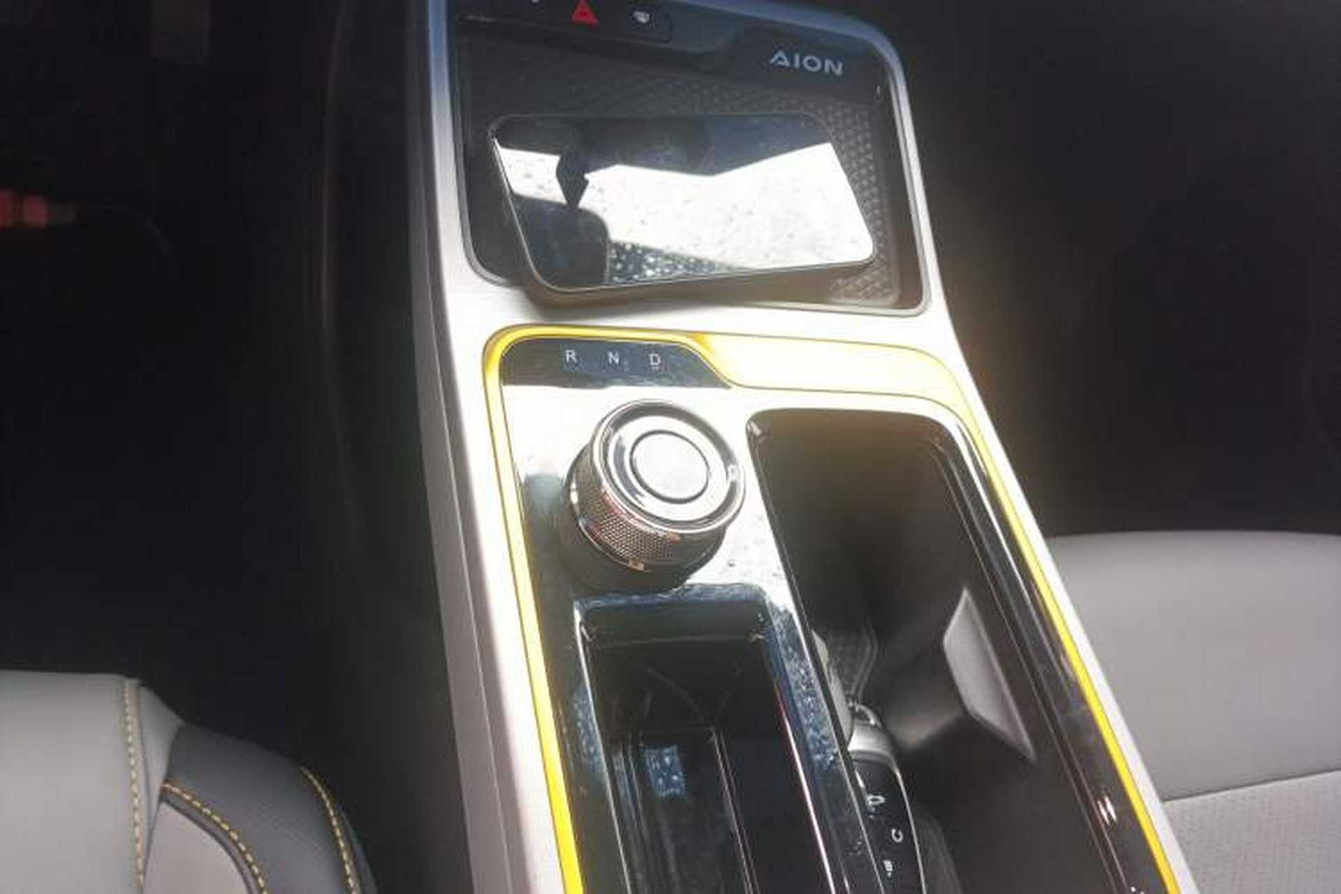 Used AION Y 2021 70 Tech Vitality Edition Gear Lever