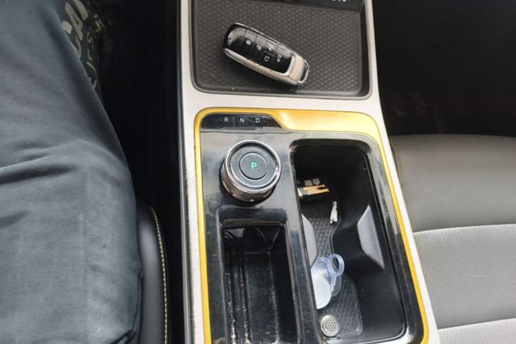 Used AION Y 2021 70 Intelligent Dynamic Edition Gear Lever