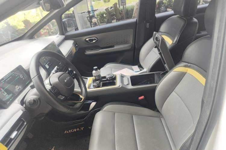 Used AION Y 2021 70 Tech Vitality Edition Left Front Seat
