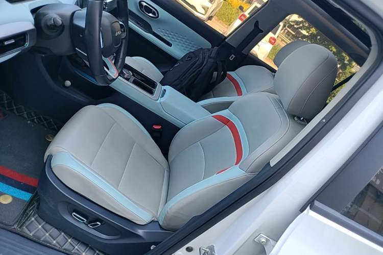 Used AION Y 2021 70 Intelligent Dynamic Edition Left Front Seat