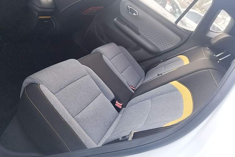 Used AION Y 2021 70 Enjoy Vitality Edition Left Rear Seat