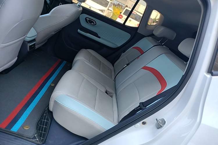 Used AION Y 2021 70 Intelligent Dynamic Edition Left Rear Seat